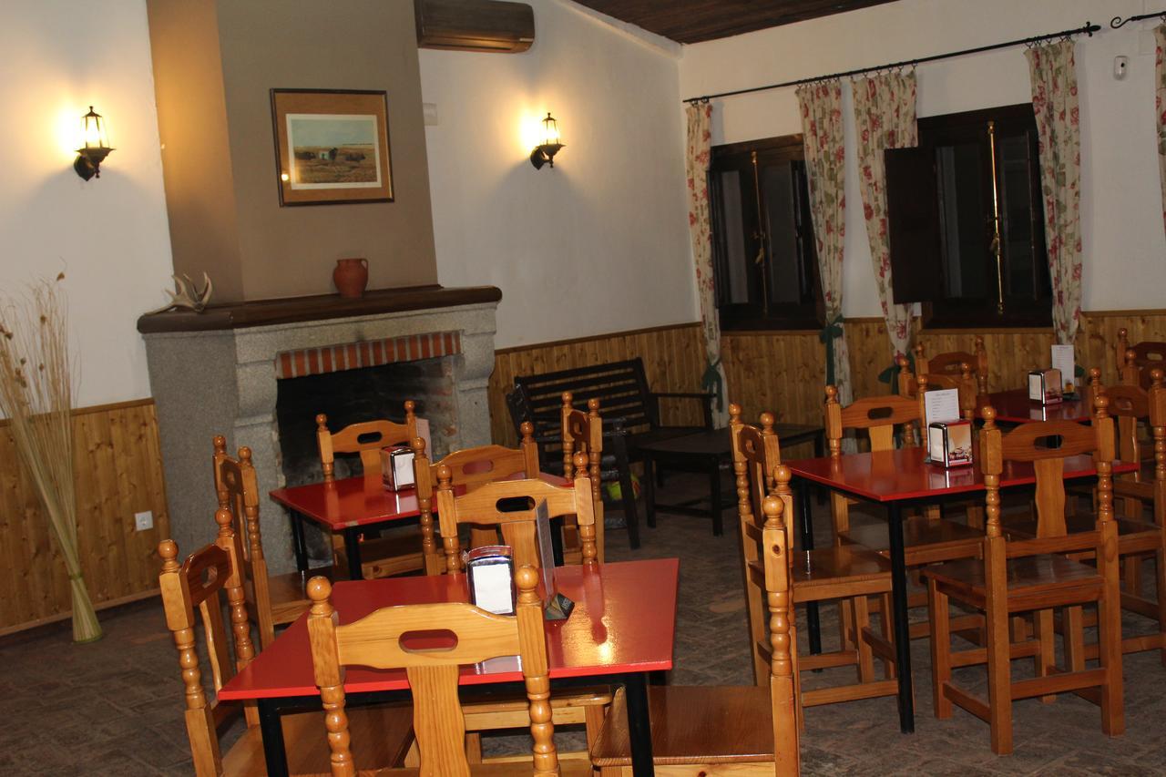Hotel Rural Puerta De Monfrague Villarreal de San Carlos Extérieur photo